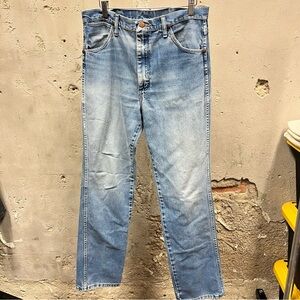 Wrangler Vintage Medium Wash Distressed 90s Denim Jeans 34x34 Straight Leg